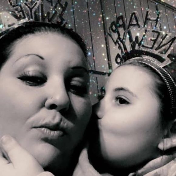 Meet your Posher, Nicole - Picture 1 of 1